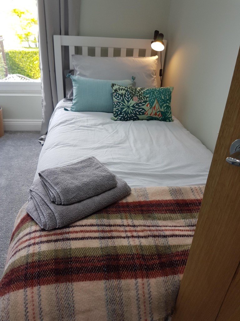 Single room bed